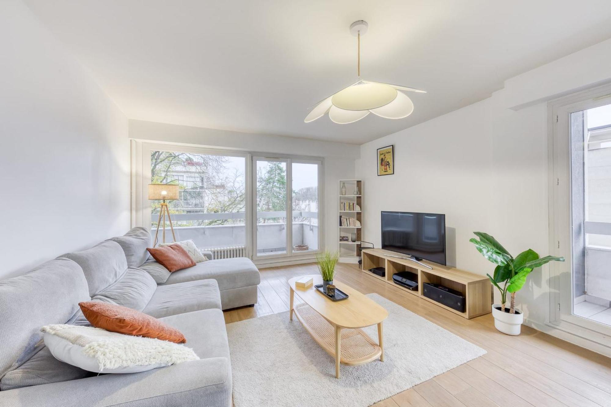 Grand Appartement Spacieux - Proche Paris Sèvres Extérieur photo