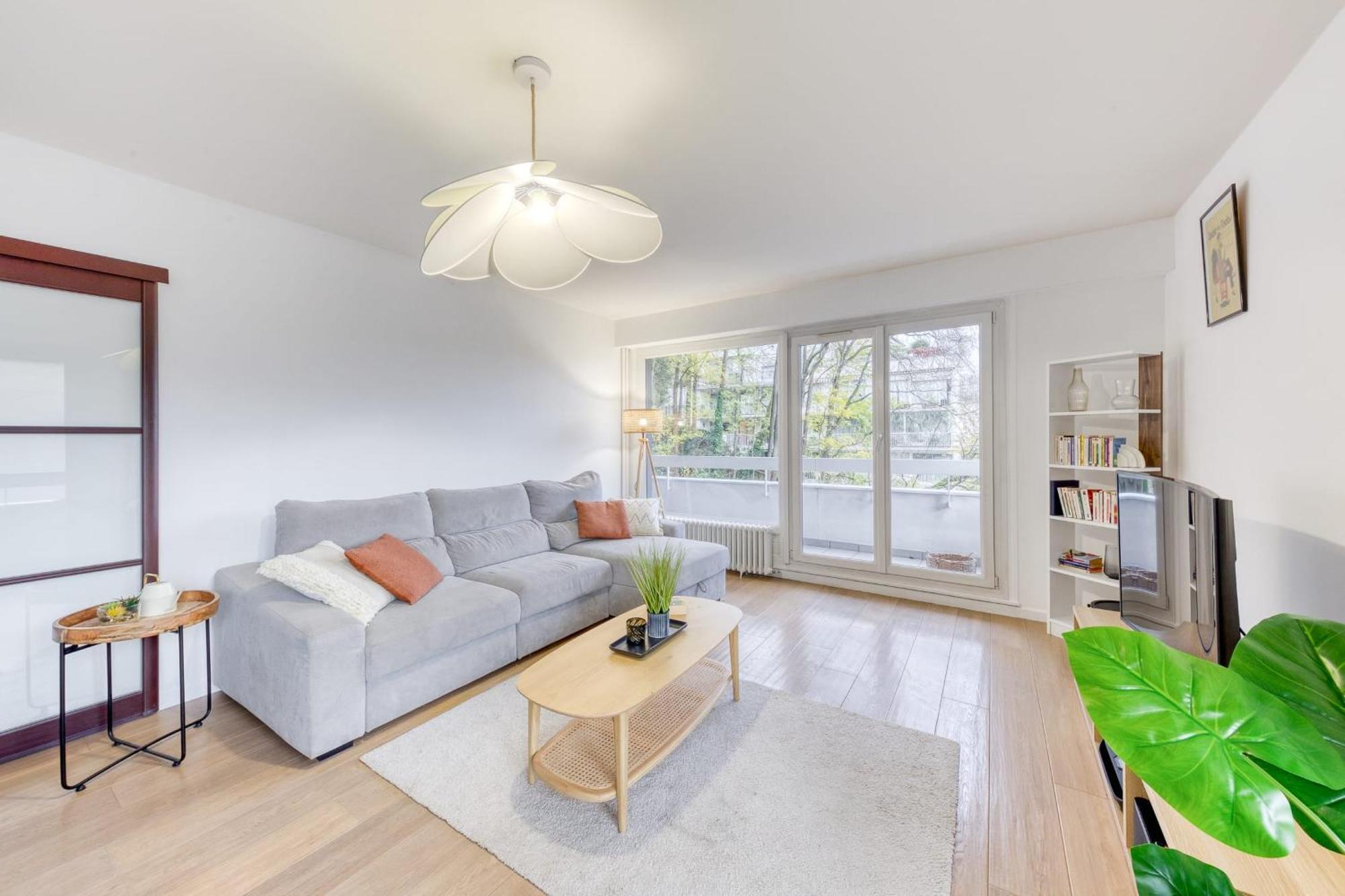 Grand Appartement Spacieux - Proche Paris Sèvres Extérieur photo