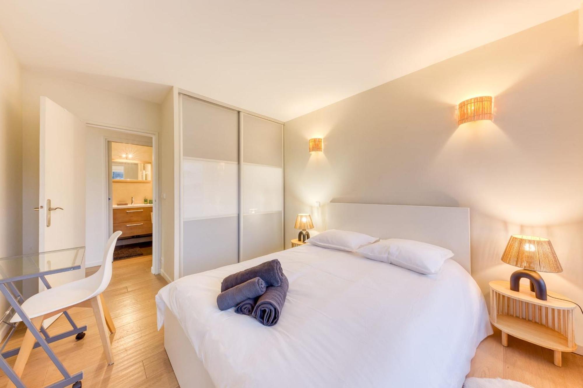 Grand Appartement Spacieux - Proche Paris Sèvres Extérieur photo