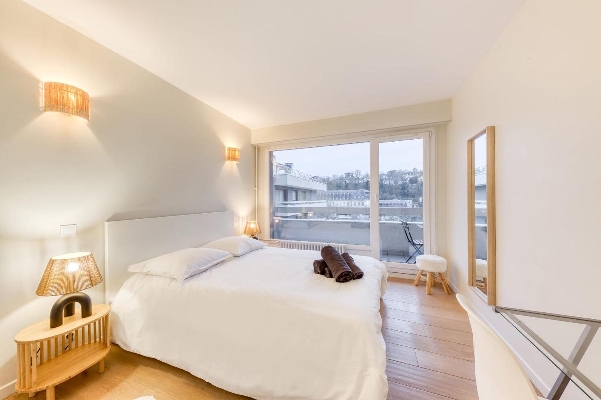 Grand Appartement Spacieux - Proche Paris Sèvres Extérieur photo
